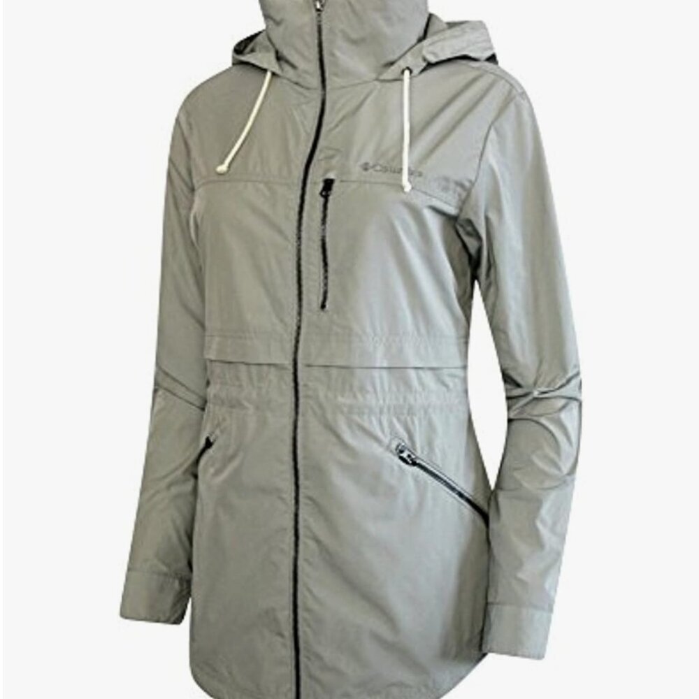 Columbia Women's Base Camp Short Soft Shell Spring / Fall Hooded Jacket